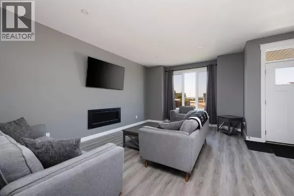 Fort Mcmurray, AB T9J1H7,736 Athabasca Avenue