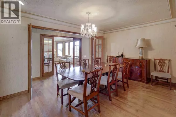 76 Edgeland Road NW, Calgary, AB T3A2Y4