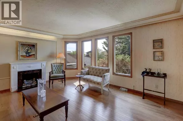 Calgary, AB T3A2Y4,76 Edgeland Road NW