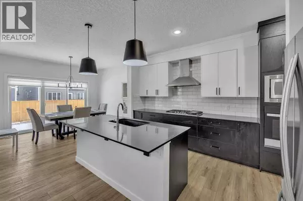 Airdrie, AB T4B5N1,1098 Midtown Avenue SW