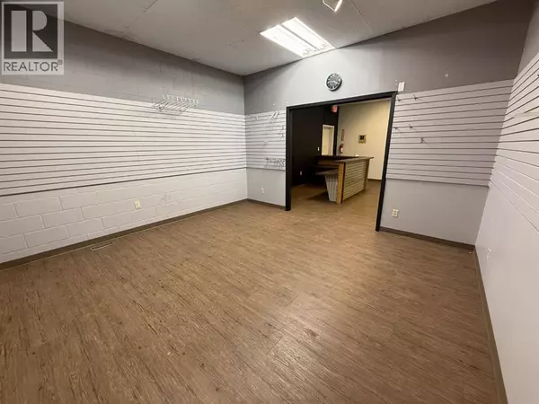 Medicine Hat, AB T1A2V9,B, 646 South Railway Street SE