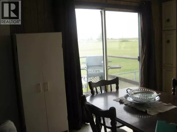 Claresholm, AB T0L0T0,11, 5853 4 Street W