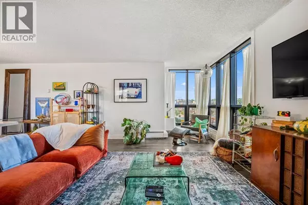 Calgary, AB T3C3S2,405, 1334 13 Avenue SW