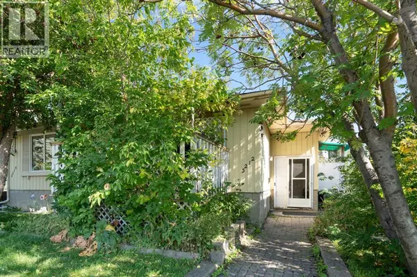 Calgary, AB T2B1V2,3212 Dover Crescent SE