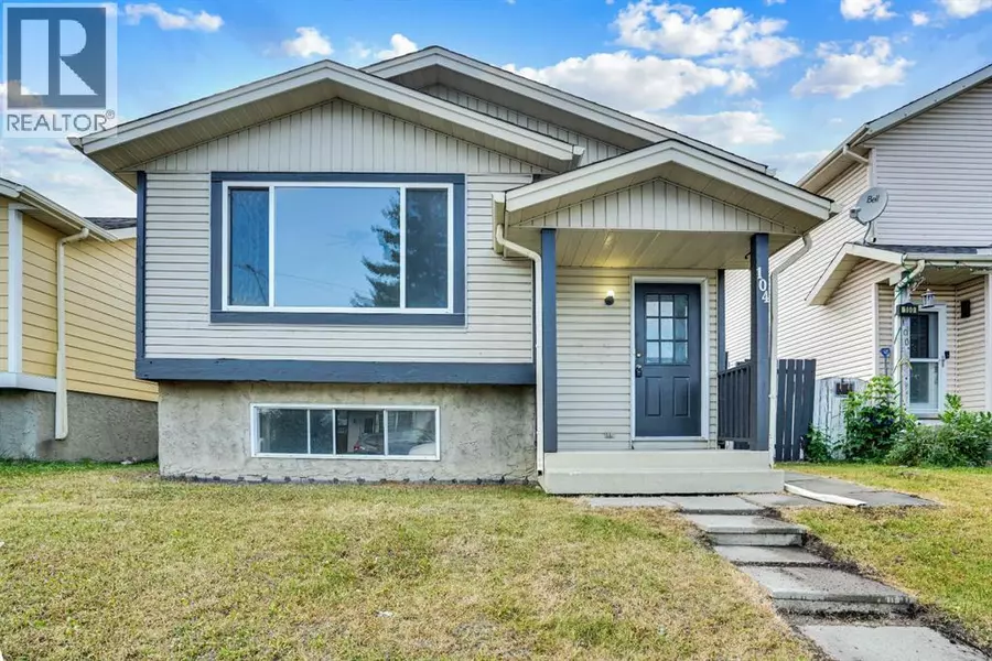 104 castlegreen Close NE, Calgary, AB T3J1Y6