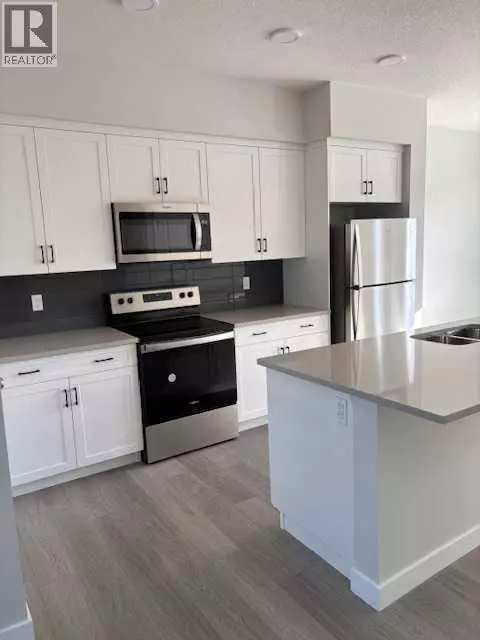 Calgary, AB T3J5P2,619 Savanna Crescent NE