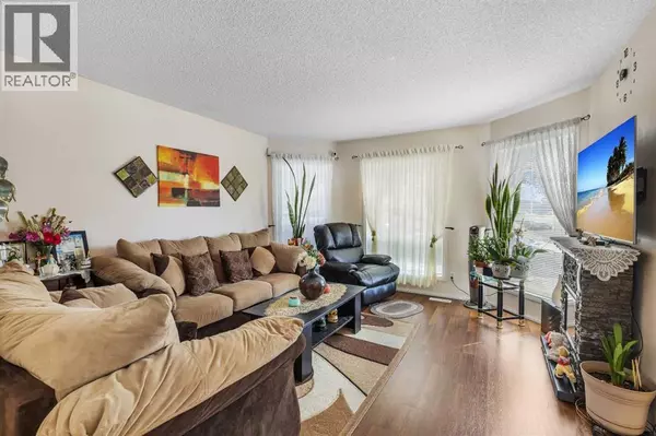 Calgary, AB T3J4N1,31 Tarington Way NE