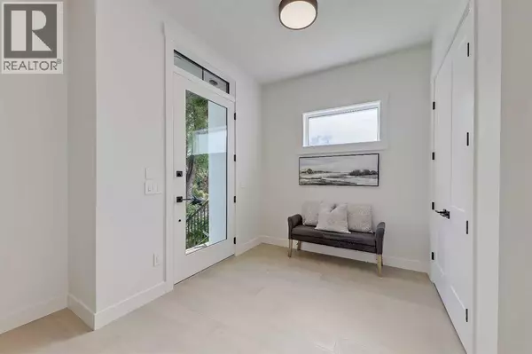 Calgary, AB T2N3A7,737 36 Street NW