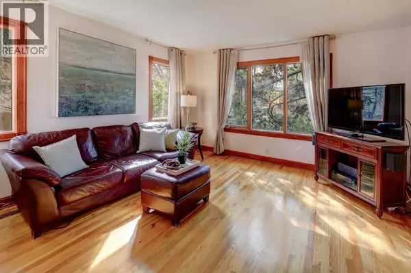 Calgary, AB T2E4J1,226 8A Street NE