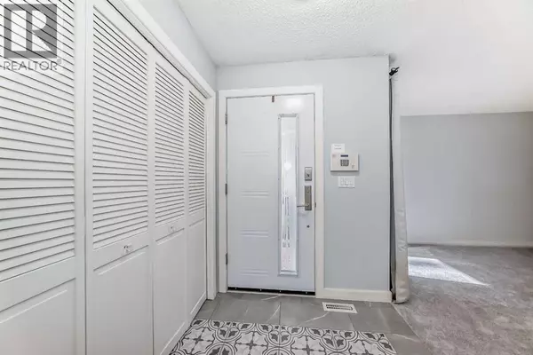 Calgary, AB T1Y1T1,6628 Ranchview Drive NW