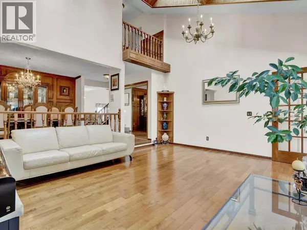 Calgary, AB T3G2S3,99 Hawkcliff Way NW