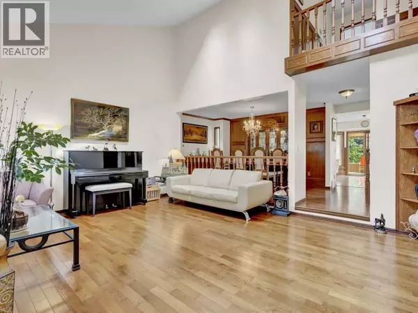 Calgary, AB T3G2S3,99 Hawkcliff Way NW
