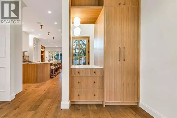 Calgary, AB T2G0M7,1222 8 Avenue SE