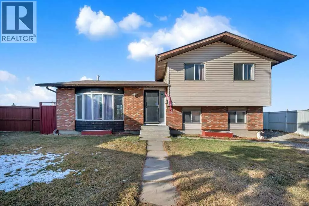 Calgary, AB T3J1X4,64 Castledale Crescent NE