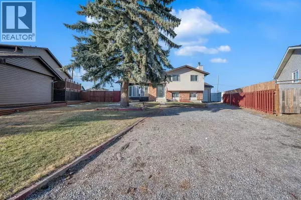 Calgary, AB T3J1X4,64 Castledale Crescent NE