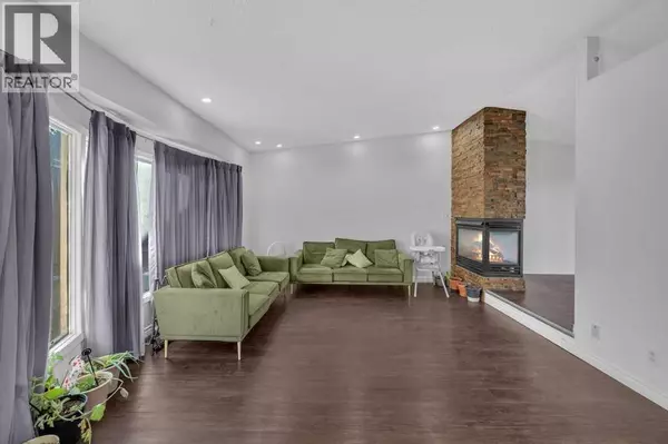 Calgary, AB T3J1X4,64 Castledale Crescent NE