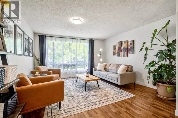 Calgary, AB T3G2G8,19 Hawkfield Way NW