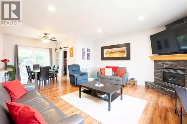 Vulcan, AB T0L2B0,215 Allen Crescent