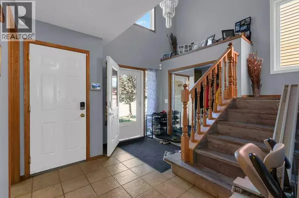 Calgary, AB T3J4V5,442 Saddlecreek Way NE