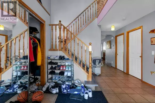 Calgary, AB T3J4V5,442 Saddlecreek Way NE