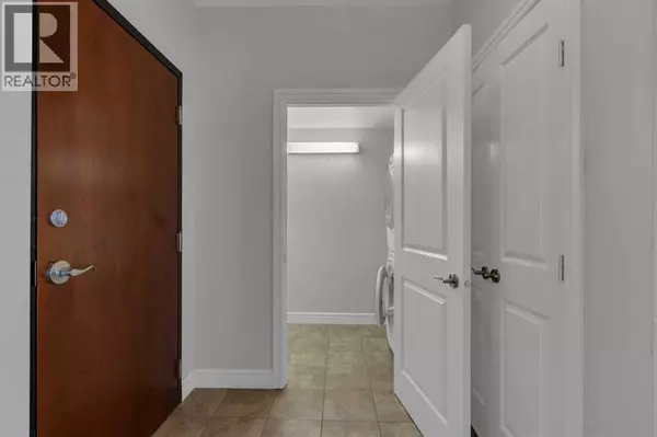 Calgary, AB T2P0C3,2605, 910 5 Avenue SW