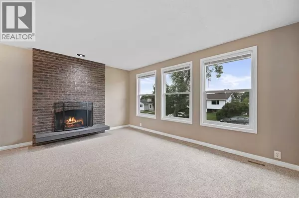 Calgary, AB T1Y1P1,5704 18 Avenue NE