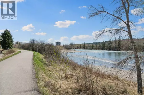 Calgary, AB T3B0K9,4538 Montgomery Avenue NW