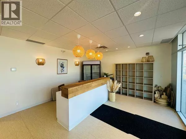 Calgary, AB T3R0N2,2120, 11 Royal Vista Drive NW