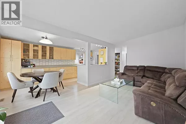 Calgary, AB T3B1S9,7132 & 7130 35 Avenue NW