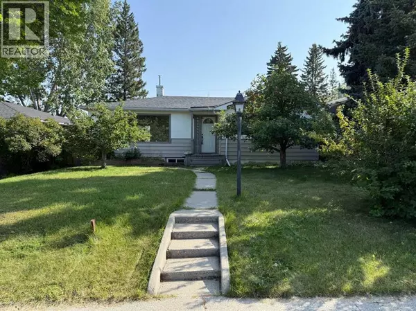 3243 Kenmare Crescent SW, Calgary, AB T3E4R4