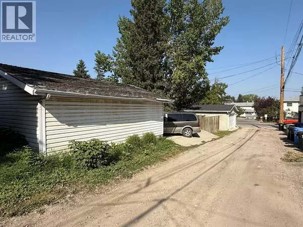 Calgary, AB T3E4R4,3243 Kenmare Crescent SW