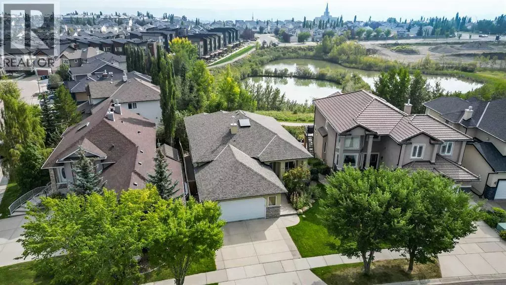 Calgary, AB T3G4Y5,49 Royal Highland Road NW