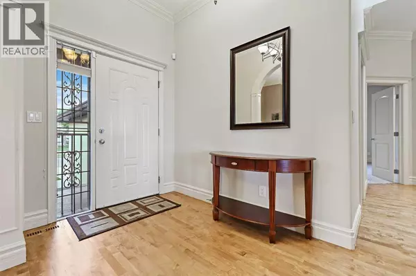 Calgary, AB T3G4Y5,49 Royal Highland Road NW