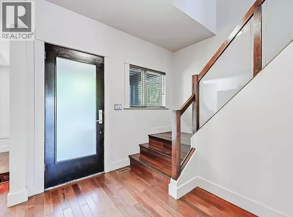 Calgary, AB T2T3W9,2109 14A Street SW