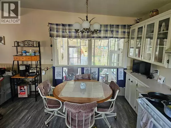 Lethbridge, AB T1H1M2,2613 10 Avenue