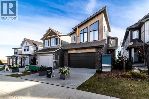207 Lucas Common NW, Calgary, AB T3P2B3