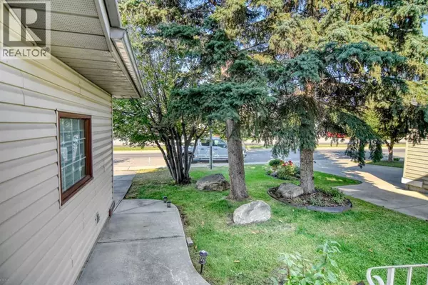 Calgary, AB T2Z2L4,14954 Mt Mckenzie Drive SE