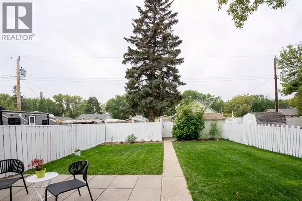 Lethbridge, AB T1H2N7,742 12C Street N