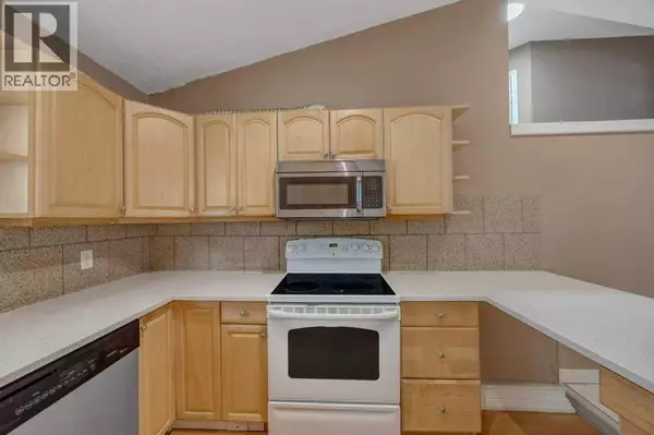 Calgary, AB T3J3H3,32 Martindale Boulevard NE