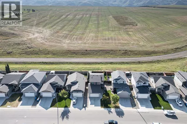 Lethbridge, AB T1J5H9,386 Mt Sundance Landing W