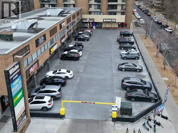 Calgary, AB T3C3N6,118, 1330 15 Avenue SW