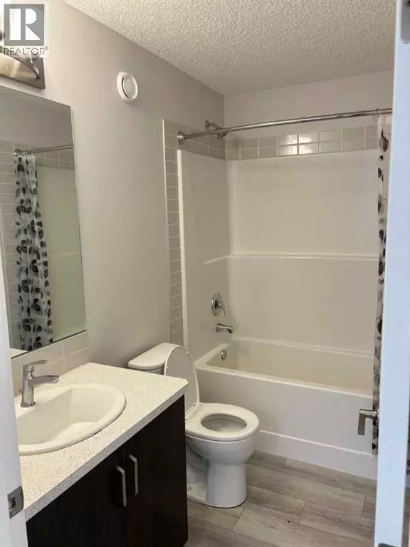 Calgary, AB T3N2C2,83 Corner Meadows Grove NE