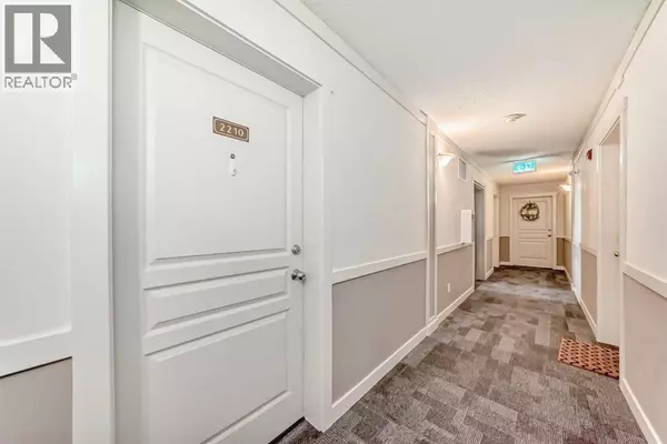 Calgary, AB T3H0K1,2210, 211 Aspen stone Boulevard SW