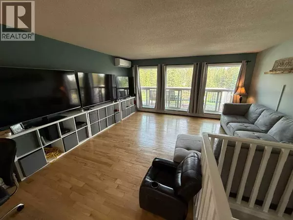 Hinton, AB T7V1Z1,106 West River Road