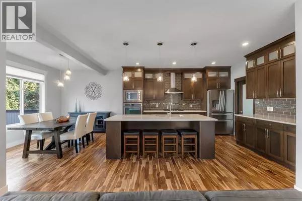Airdrie, AB T4B3K5,714 Canoe Avenue SW