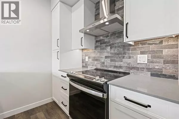 Calgary, AB T2C5W9,216, 255 Les Jardins Park SE