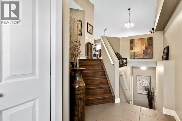 Calgary, AB T3K0L4,110 Covecreek Place NE