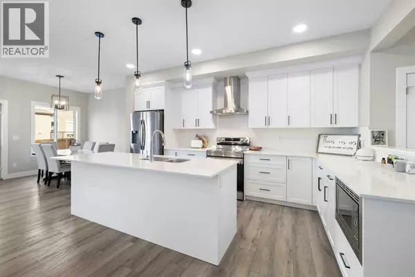 Calgary, AB T3J2H5,53 Savanna Heath NE