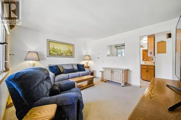 Calgary, AB T3B0K1,6383 32 Avenue NW