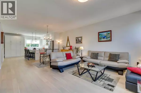 Calgary, AB T2Y0T4,819 Shawnee Terrace SW